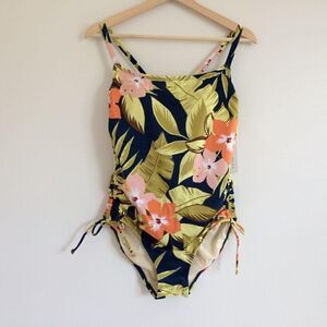 Beach Betty Miracle Brands Swimsuit Blue Floral 3X